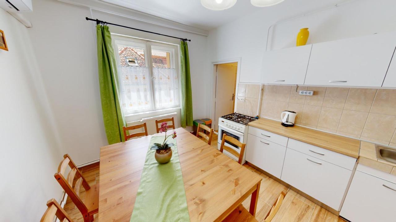 Family Apartman Miskolc Exteriör bild