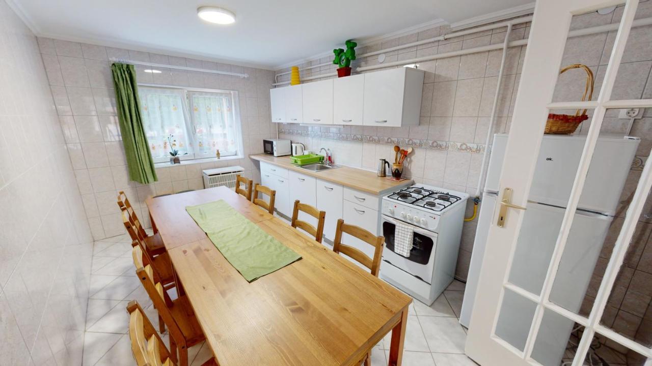 Family Apartman Miskolc Exteriör bild