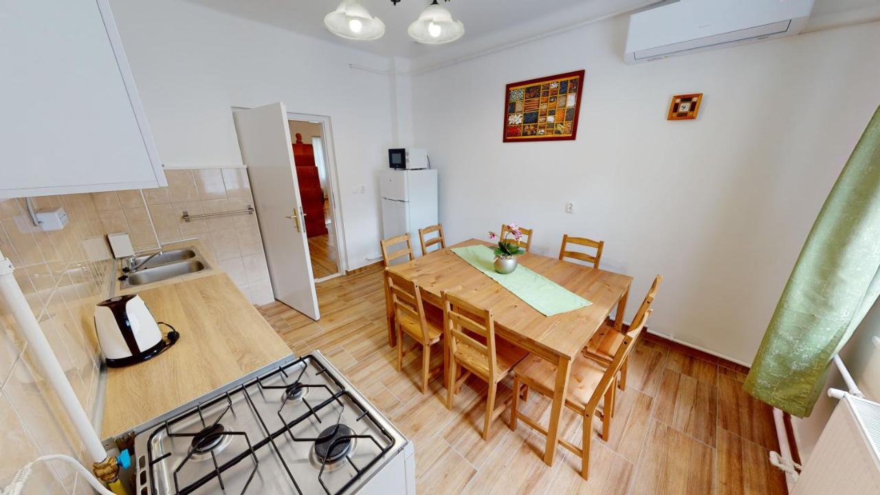 Family Apartman Miskolc Exteriör bild