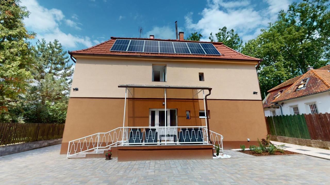 Family Apartman Miskolc Exteriör bild